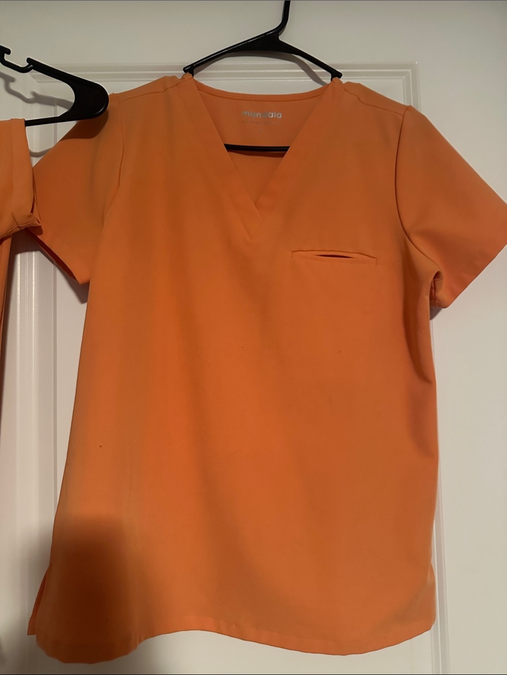 Mandala Orange scrub set - V-Neck Small - Picture 3 of 6